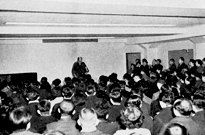 土曜講座で講演する武者小路実篤(1952)