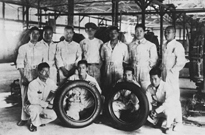 第1号タイヤ生産記念写真(1930年5月)